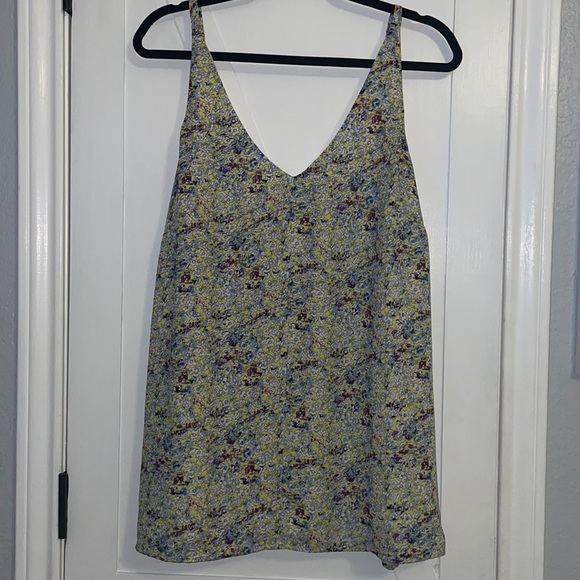 CAbi v-neck floral tank size large - Picture 1 of 4